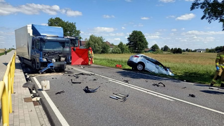 wypadek na DK25 w Rychwale (fot.policja )
