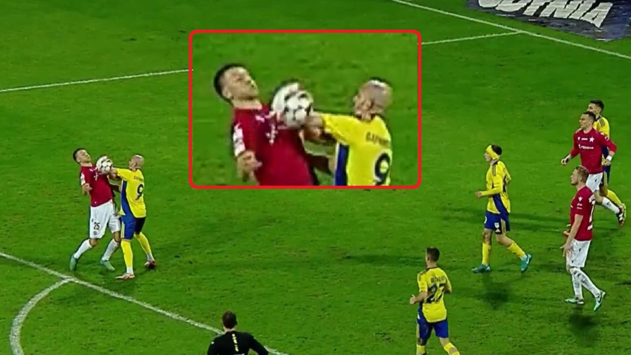 Kadr z meczu Arka Gdynia – Wisła Kraków (fot. PAP)