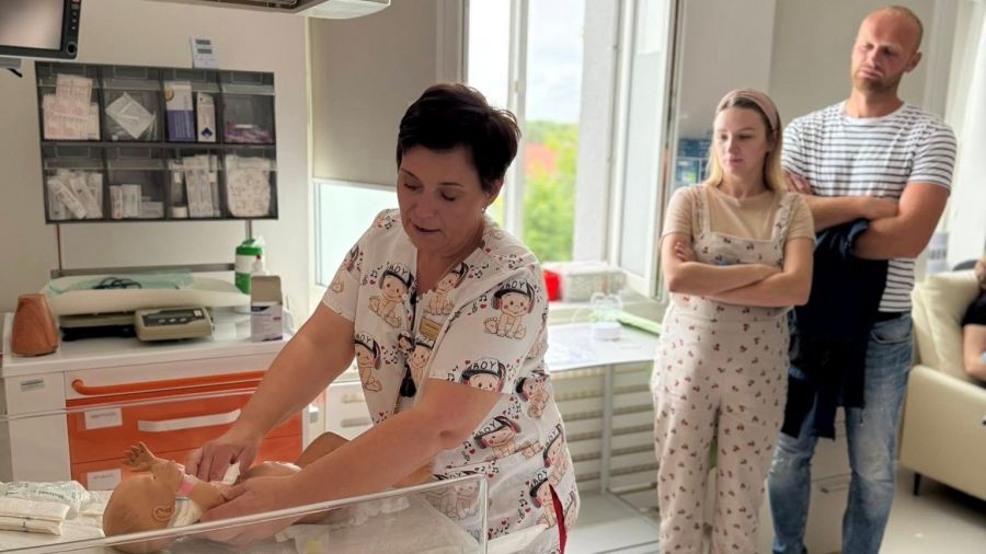 Tłumy na Dniu Otwartym Świętokrzyskiego Centrum Matki i Noworodka w Kielcach (Fot. ŚCMiN)