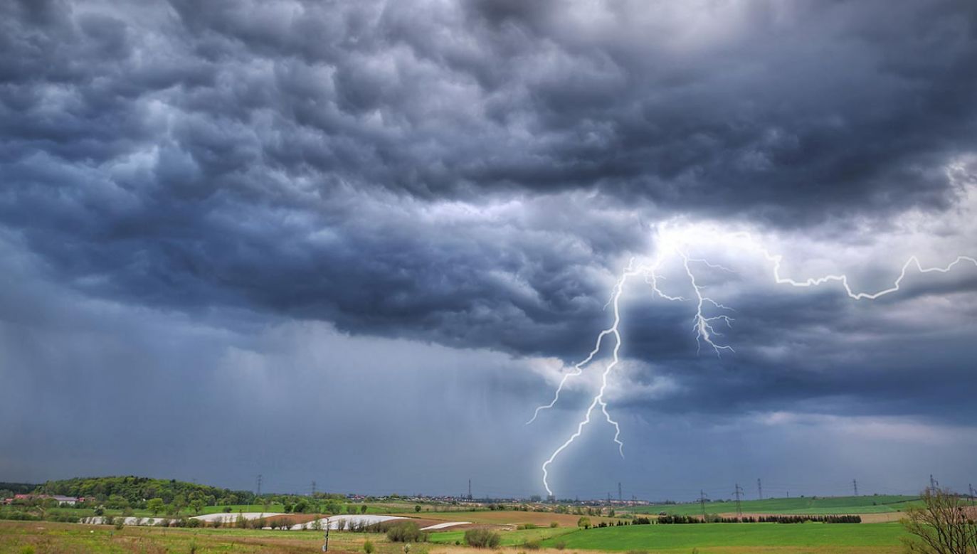 IMGW ostrzega przed burzami (fot. Shutterstock)