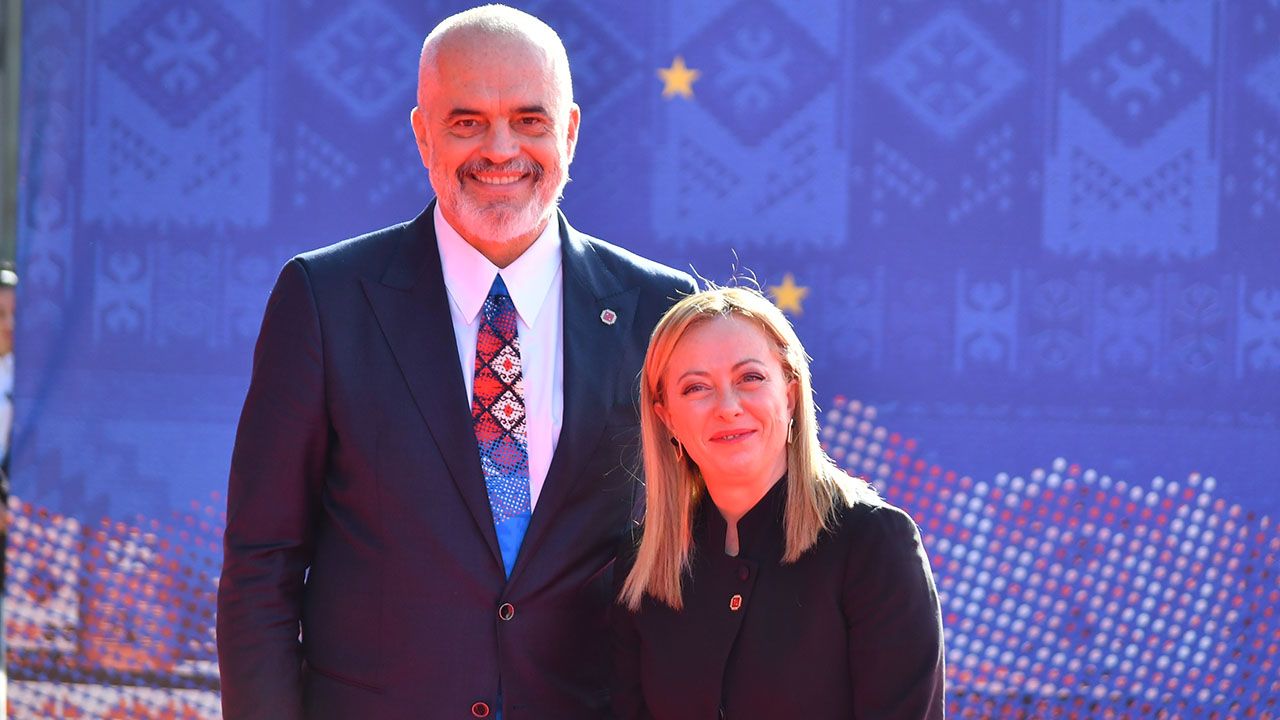 Giorgia Meloni w stolicy Albani na szczycie UE-Bałkany Zachodnie (fot. Olsi Shehu/Anadolu Agency via Getty Images) Giorgia Meloni w stolicy Albani na szczycie UE-Bałkany Zachodnie (fot. Olsi Shehu/Anadolu Agency via Getty Images)