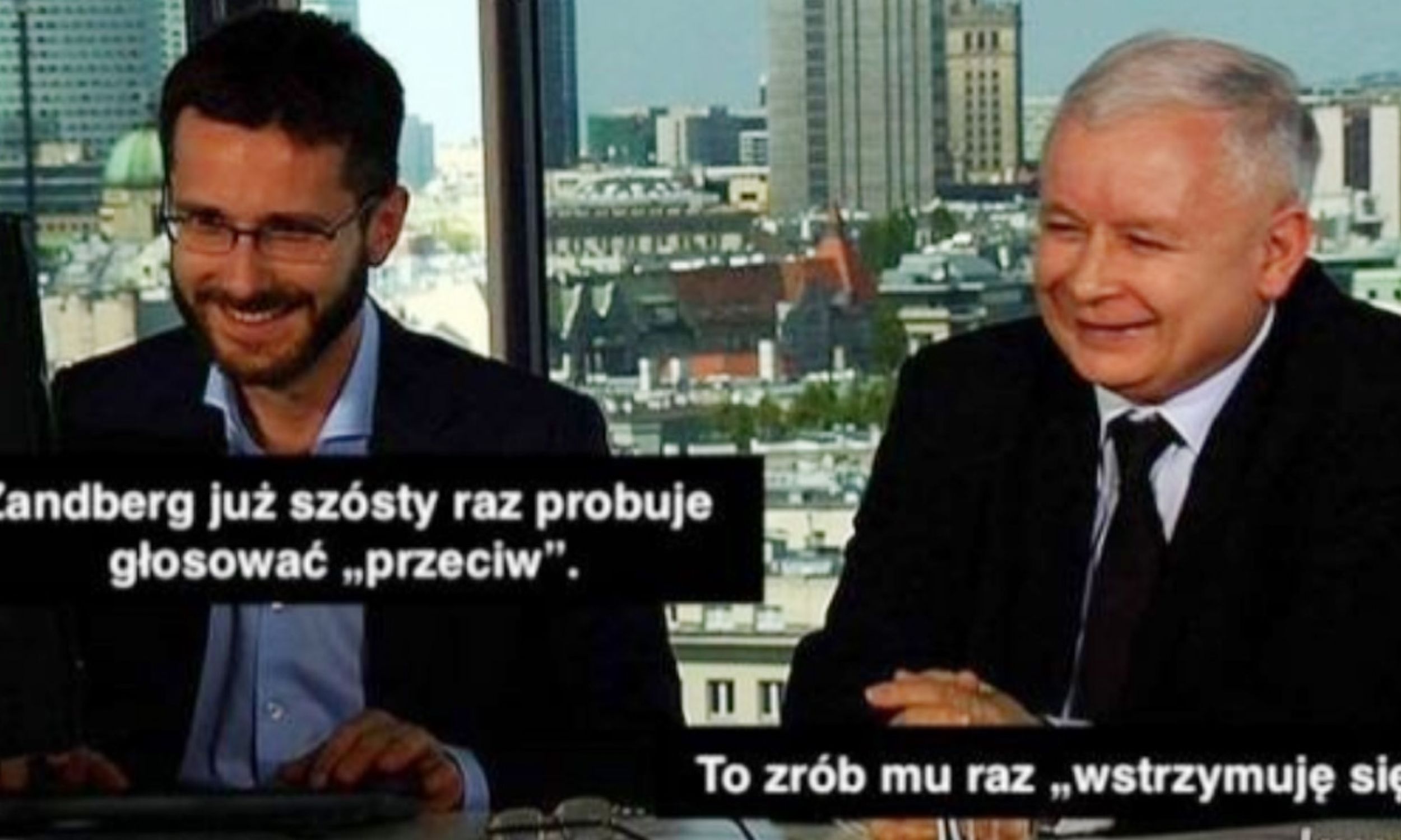 Memy z Jarosławem Kaczyńskim, prezesem PiS, i Radosławem Foglem.  Wicerzecznik PiS wyjaśnia, czy lider PiS ogląda memy i jakie ma poczucie  humoru - tvp.info