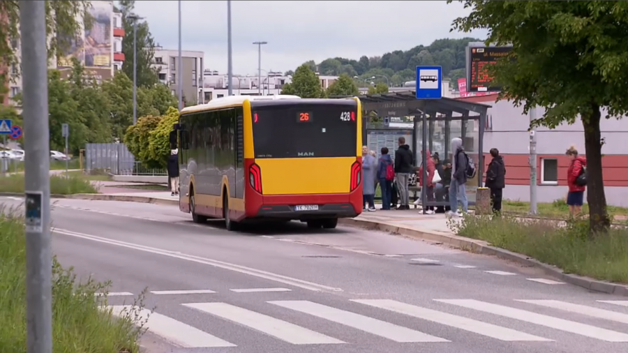 Zatoki autobusowe na Ślichowicach zostaną, ale jezdnia zostanie zwężona. Nowa propozycja miasta