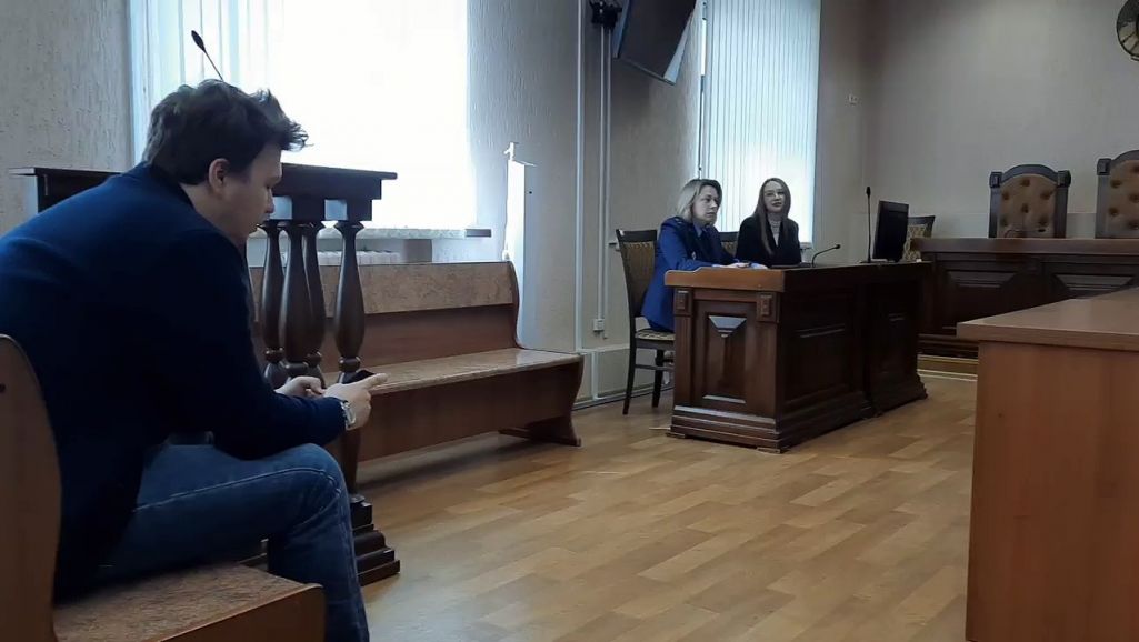 Раман Пратасевіч выступае з апошнім словам у Менскім абласным судзе. Беларусь. 26 красавіка 2023 года. Скрыншот: Людмила Гладкая. СБ / Telegram
