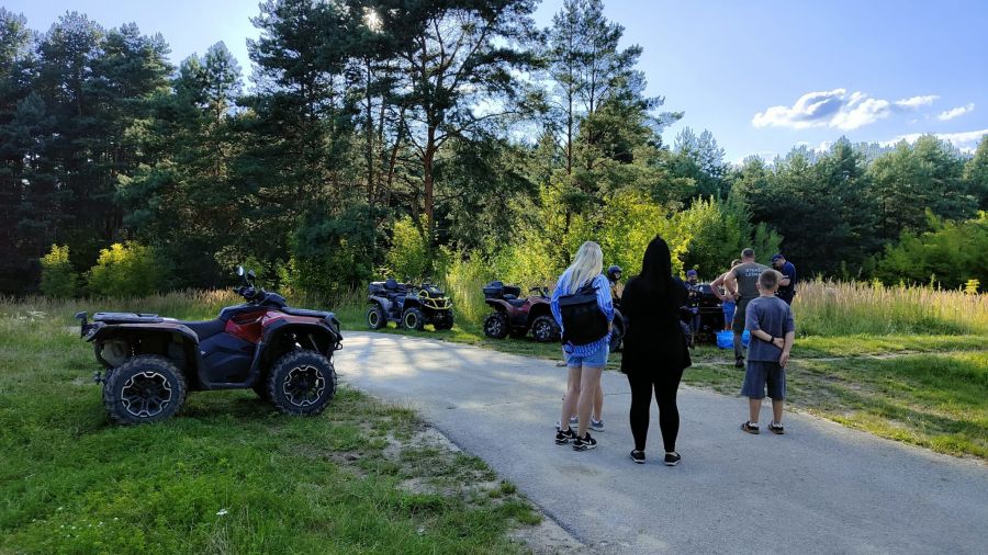 Osoby, które wjechały na teren Pogorii IV kładami zostały ukarane mandatami. Fot. Nadleśnictwo Siewierz