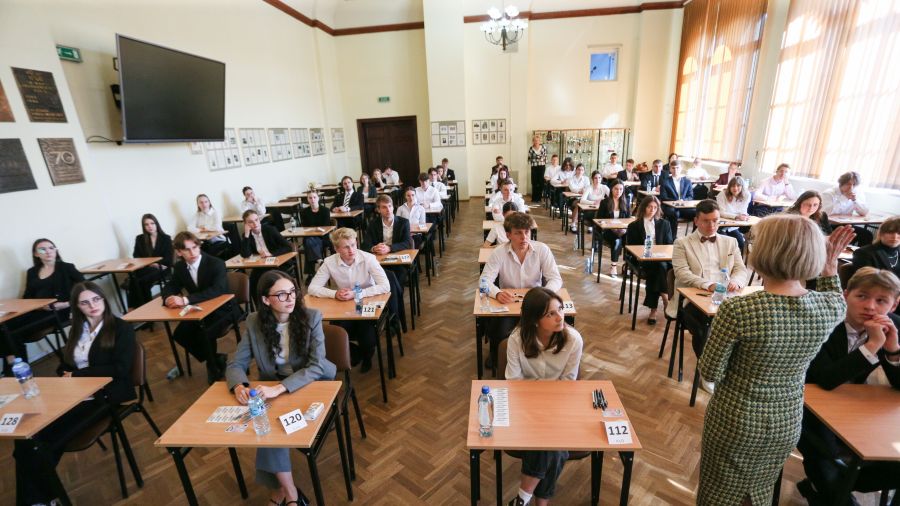 We wtorek maturzyści zdają WOS i język niemiecki / fot. Lech Muszyński, PAP