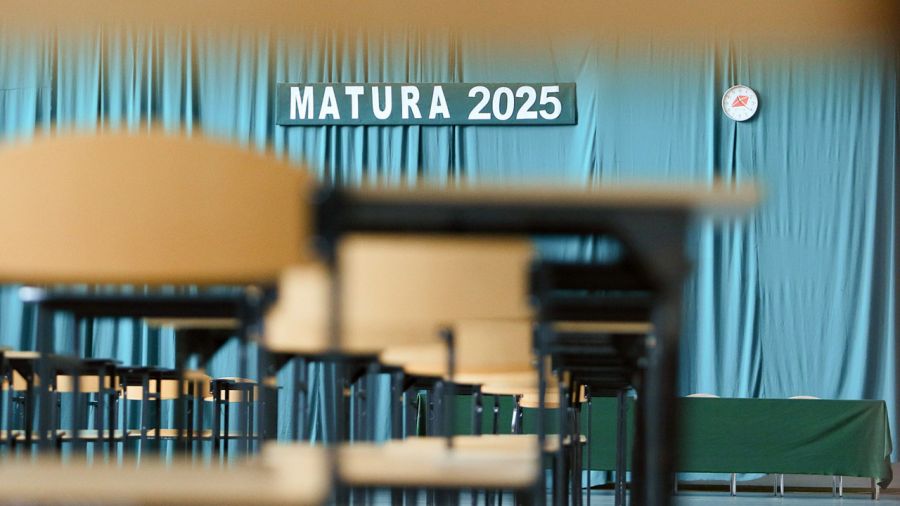 Matura z biologii i filozofii (fot. PAP/Lech Muszyński)