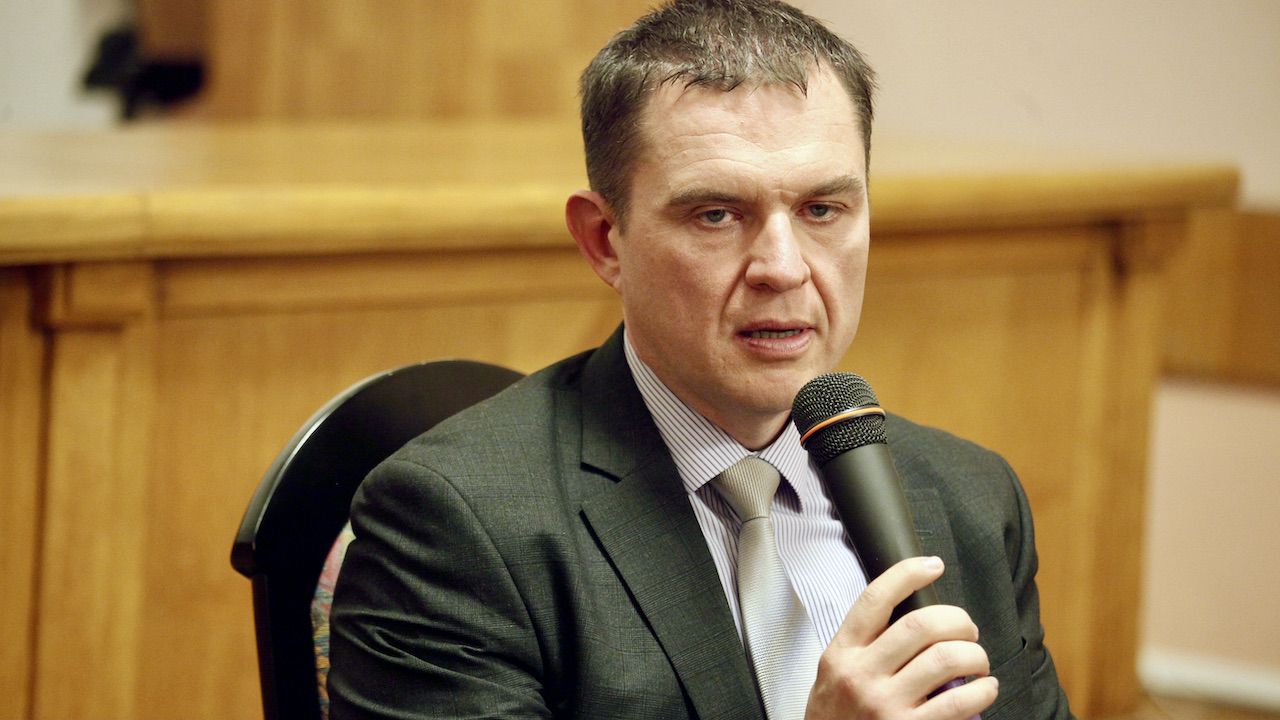 Białoruskie Stowarzyszenie Dziennikarzy poinformowało o przewiezieniu do aresztu w Żodzinie Andrzeja Poczobuta (fot. arch.PAP/Artur Reszko) Białoruskie Stowarzyszenie Dziennikarzy poinformowało o przewiezieniu do aresztu w Żodzinie Andrzeja Poczobuta (fot. arch.PAP/Artur Reszko)