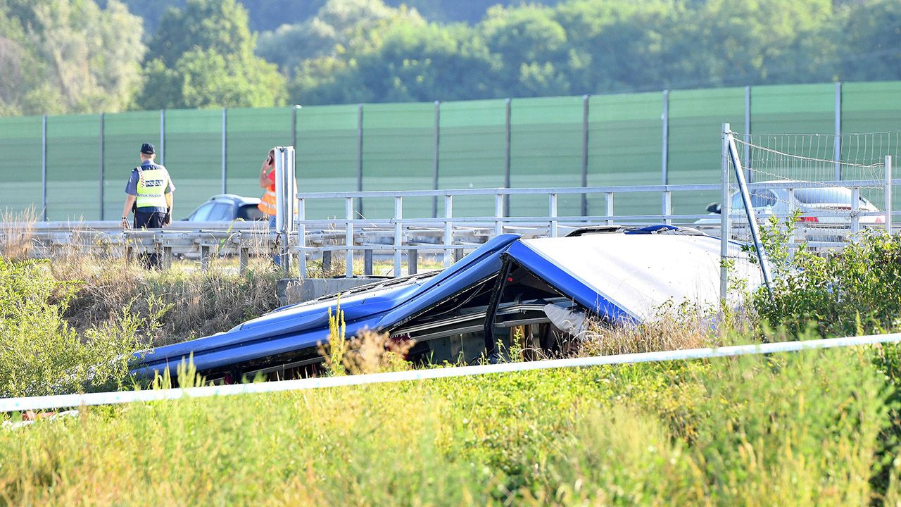 Do wypadku polskiego autokaru doszło na autostradzie A4, na północ od Zagrzebia (fot. arch.PAP/PIXSELL) Do wypadku polskiego autokaru doszło na autostradzie A4, na północ od Zagrzebia (fot. arch.PAP/PIXSELL)