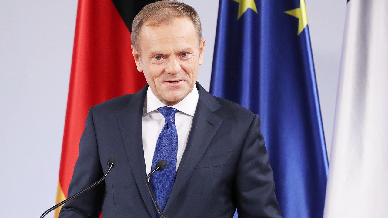 Autorzy zestawienia twierdzą, że rola Donalda Tuska „będzie jeszcze bardziej znacząca w 2019 roku, w czasie próby utrzymania w całości europejskiego projektu” (fot. PAP/EPA/FRIEDEMANN VOGEL) Autorzy zestawienia twierdzą, że rola Donalda Tuska „będzie jeszcze bardziej znacząca w 2019 roku, w czasie próby utrzymania w całości europejskiego projektu” (fot. PAP/EPA/FRIEDEMANN VOGEL)