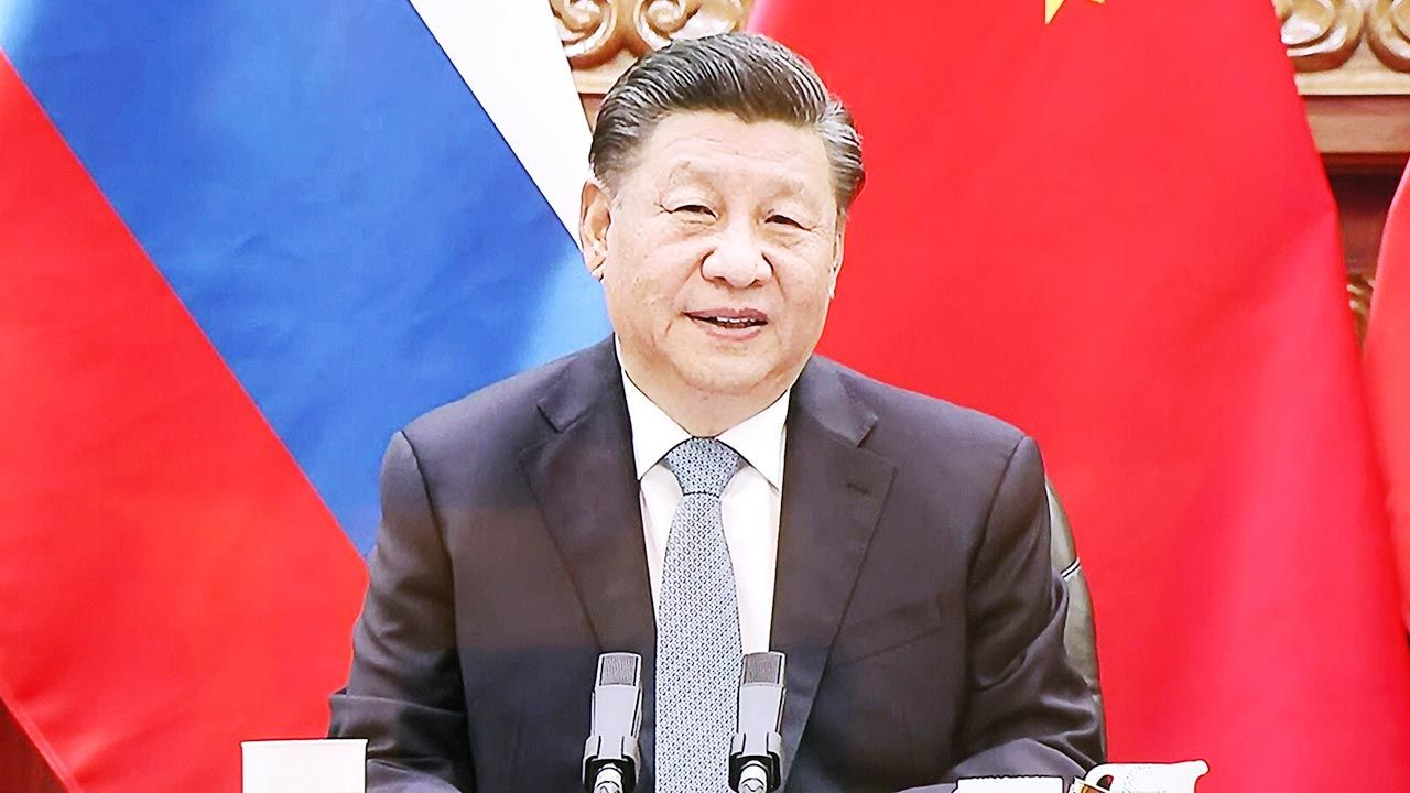 Słowa Xi Jinpinga zostały odczytane jako poparcie Rosji (fot.  Kremlin Press Office / Handout/Anadolu Agency via Getty Images)