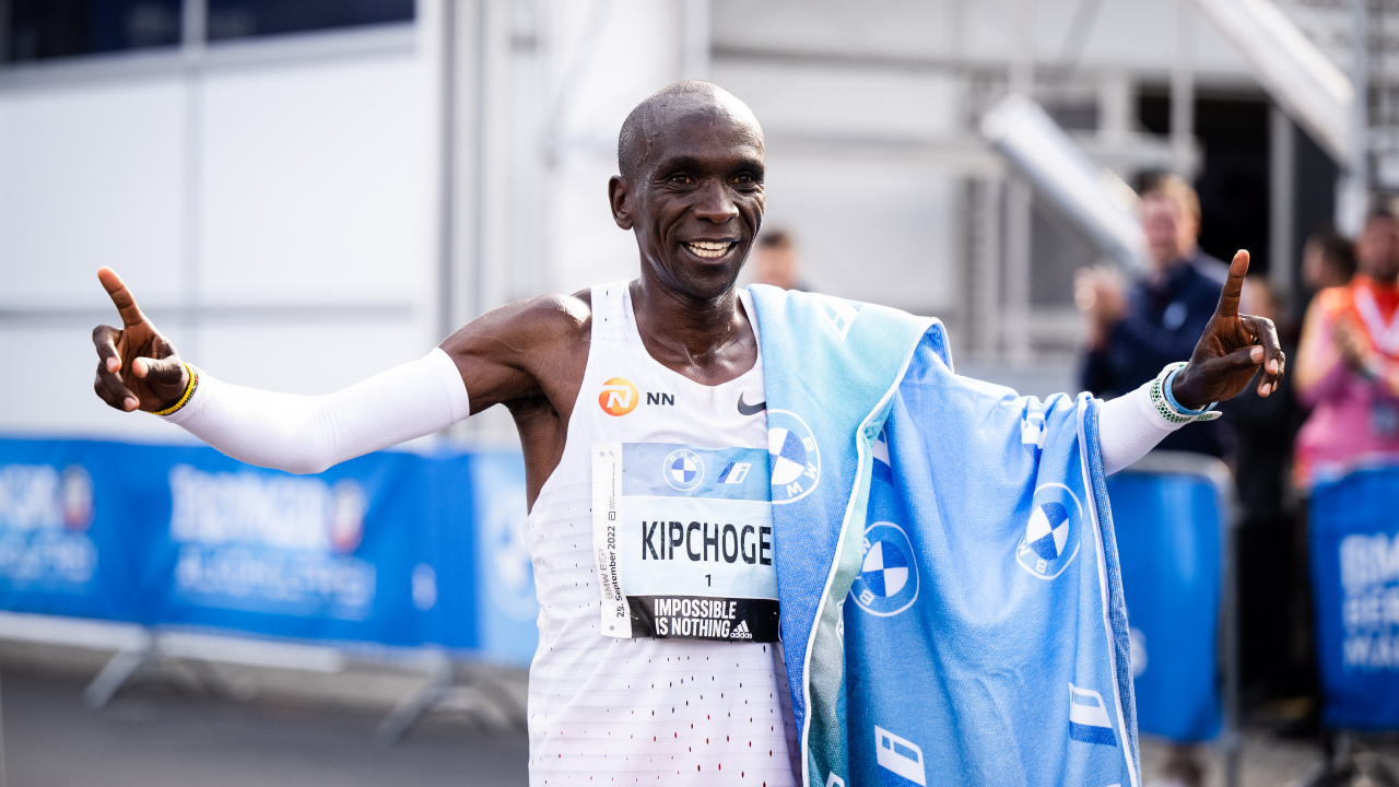 kipchoge shoe size