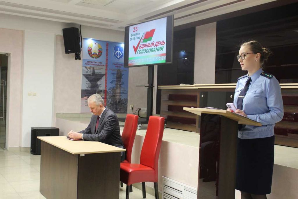 Сяргей Вайтуховіч на мерапрымстве ў «Берасцейская кацельная гаспадарка». Месца Юрыя Аверчука вольнае. 13 лютага 2024 года. (Фота: bkh.brest.by)