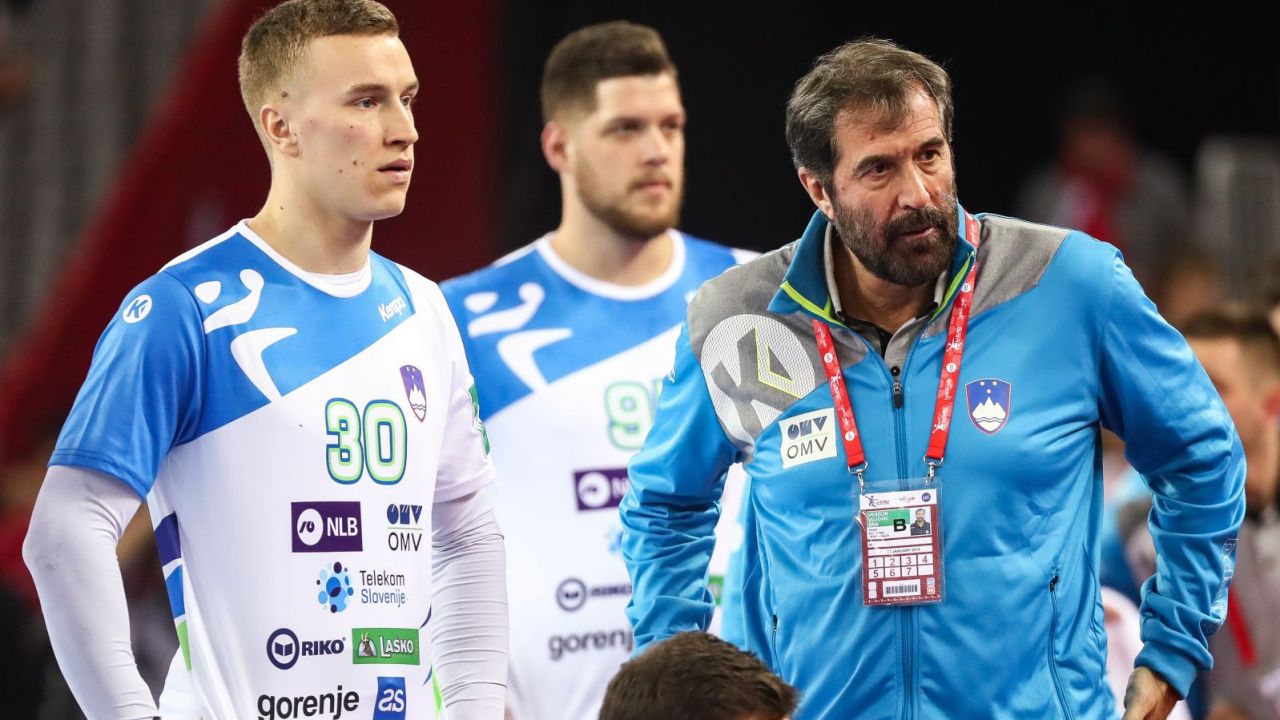 Veselin Vujović (P) stracił przed tygodniem posadę selekcjonera reprezentacji Słowenii (fot. Getty)