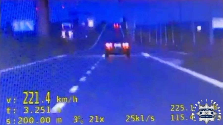 Pędził ekspresową S7 221 km /h i poganiał światłami radiowóz drogówki (Fot. policja)