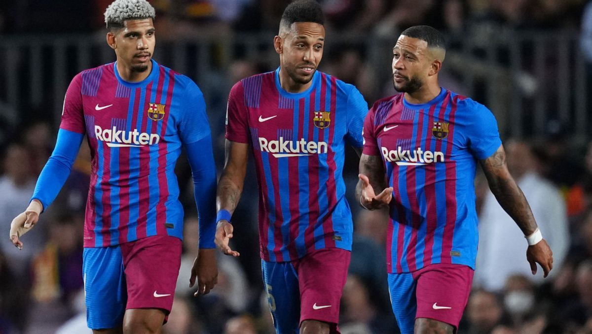 Ronald Araujo, Pierre-Emerick Aubameyang i Memphis Depay (fot. Getty Images)