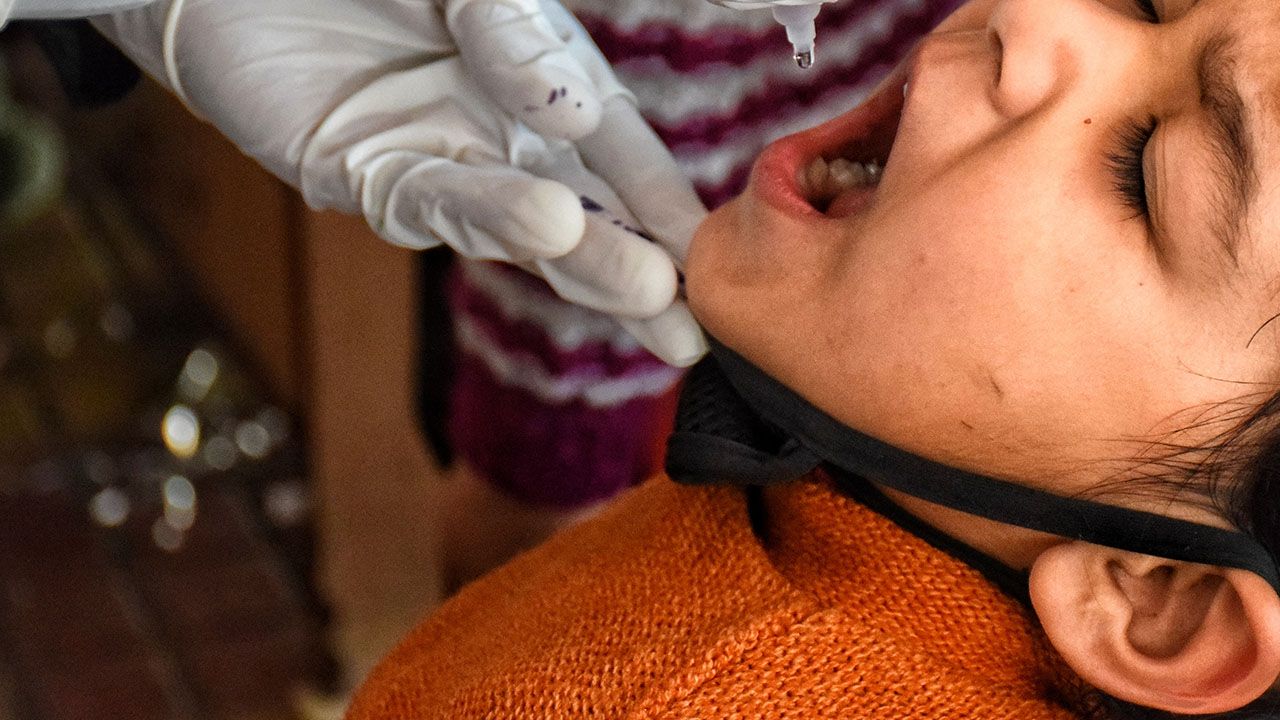 Przypadki Polio na Ukrainie (fot. INA Photo Agency/UIG/Getty Images)