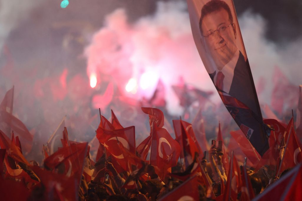 Мітынг у Стамбуле ў падтрымку Экрэма Імамаглу. (Фота: Umit Bektas / Reuters / Forum)