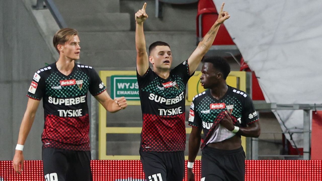 Betclic 1 Liga 2025/26: sprawdź plan transmisji 8. kolejki w TVP! (fot. Getty)