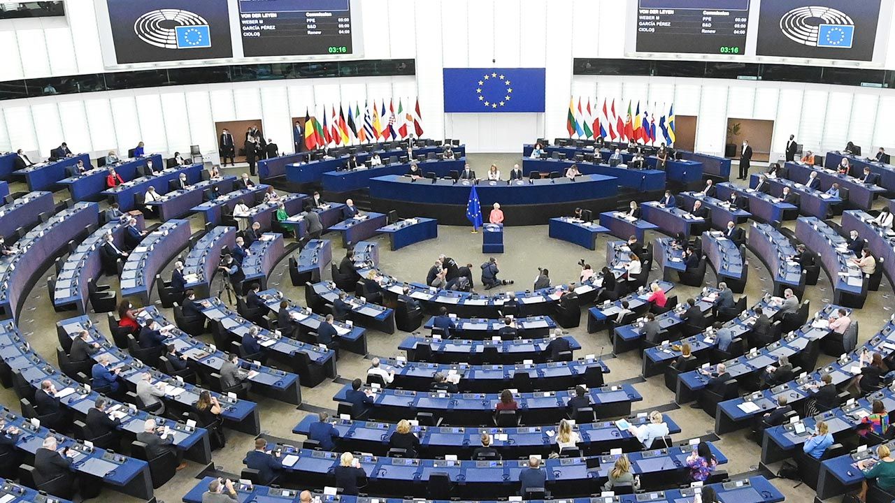 Parlament Europejski przegłosował rezolucje (fot. U Commission/Pool/Anadolu Agency via Getty Images)