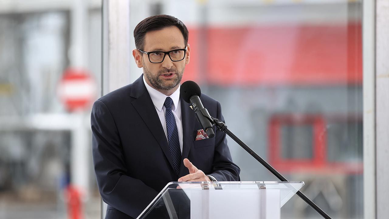 Obniżka VAT na paliwa (fot. PAP/Łukasz Gągulski) Obniżka VAT na paliwa (fot. PAP/Łukasz Gągulski)