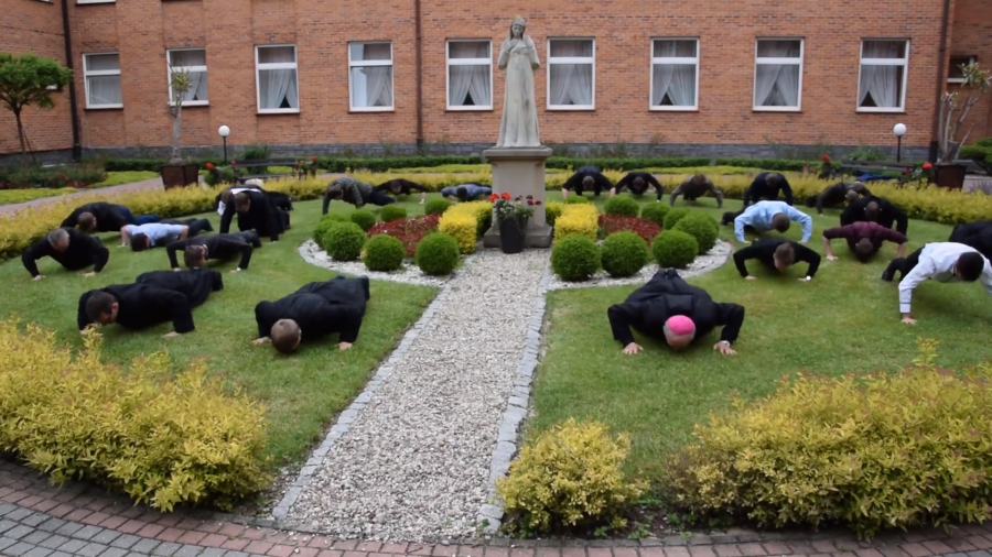Arcybiskupie Seminarium Duchowne w Poznaniu przyjęło wyzwanie #GaszynChallenge (fot. Seminarium Kalisz)
