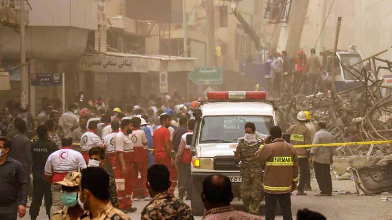 Tragedia w Iranie (fot. PAP/ EPA/IRANIAN RED CRESCENT)