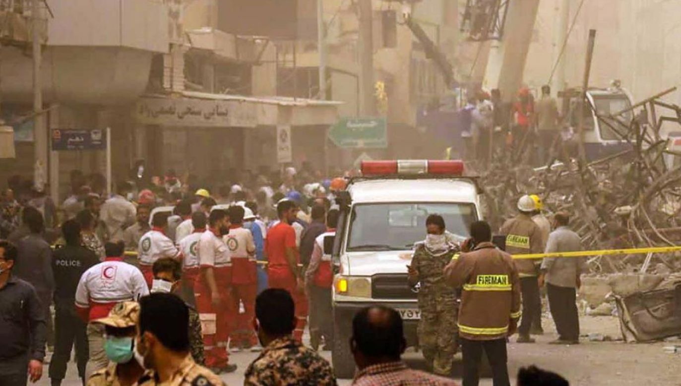 Tragedia w Iranie (fot. PAP/ EPA/IRANIAN RED CRESCENT)