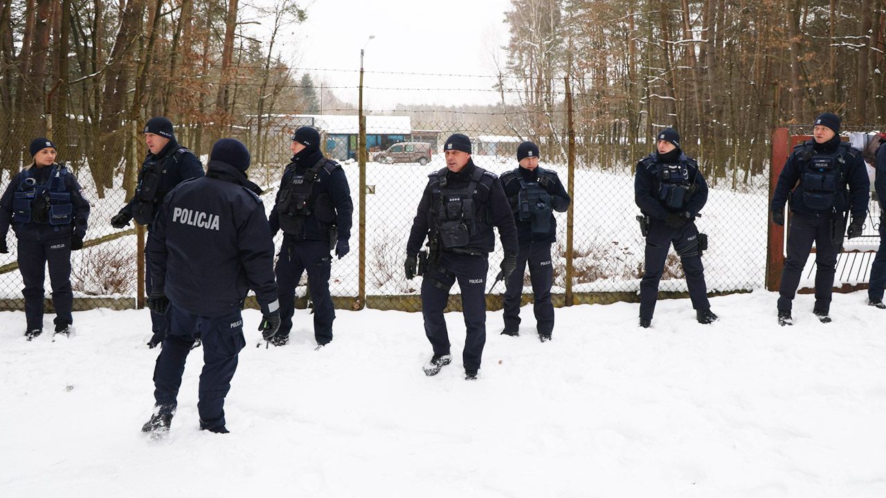 Rekordowa liczba ponad 100 tys. funkcjonariuszy służy obecnie w polskiej policji. &ndash; Wzrasta wartość i etos munduru &ndash; ocenił w rozmowie z portalem TVP Info były oficer CBŚP Marcin...