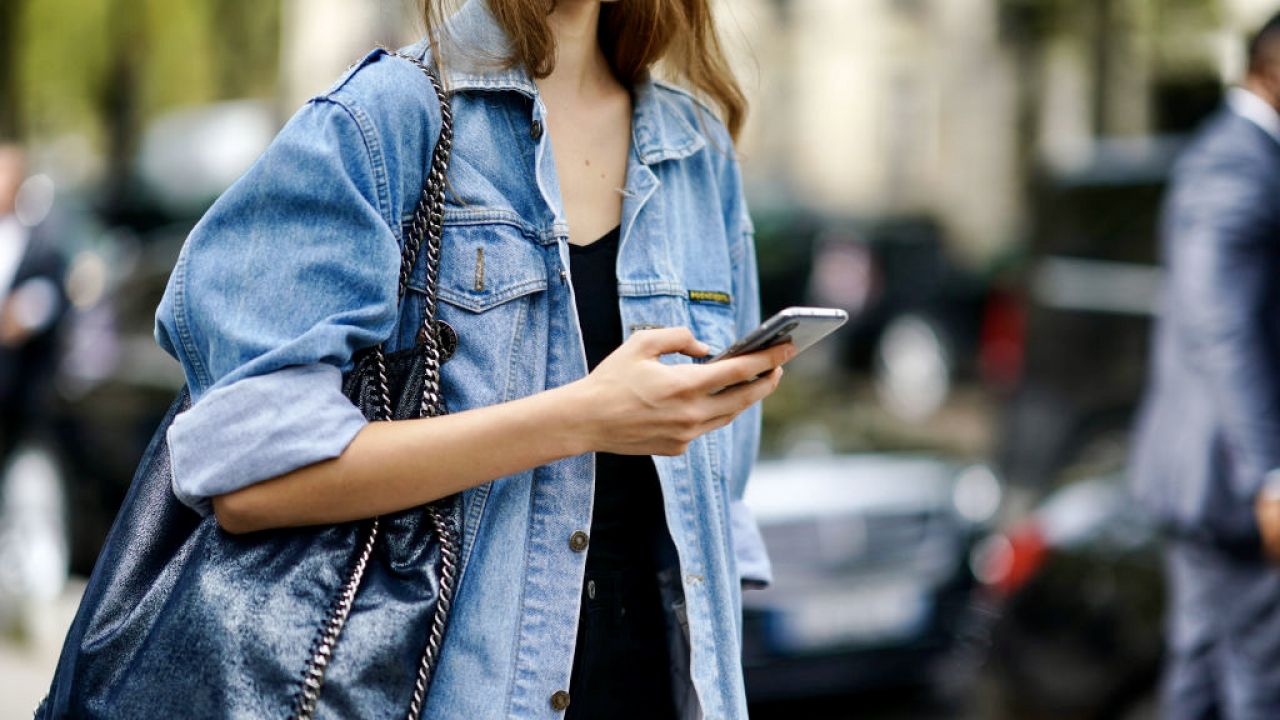 Kliknięcie w link z SMS-a oznacza pobranie złośliwej aplikacji (fot. Edward Berthelot/Getty Images) Kliknięcie w link z SMS-a oznacza pobranie złośliwej aplikacji (fot. Edward Berthelot/Getty Images)