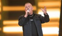 Krzysztof Warzecha, były górnik, zaskoczył trenerów swoim wykonaniem „Mój jest ten kawałek podłogi” w programie „The Voice Senior”, zdobywając miejsce w drużynie Małgorzaty Ostrowskiej.