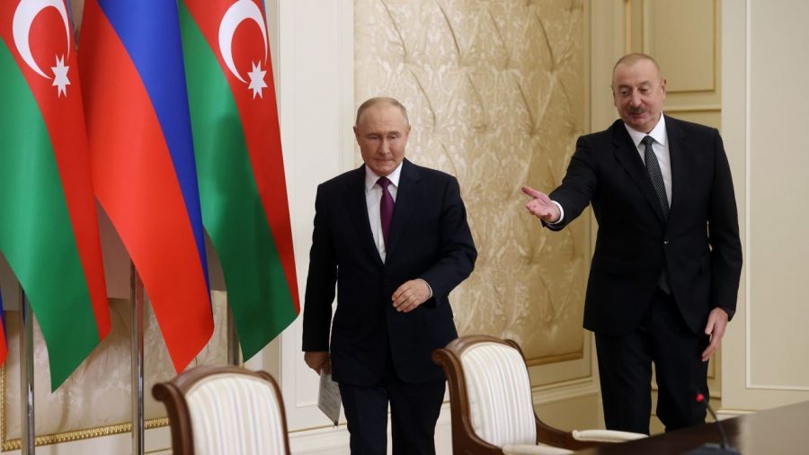 Władimir Puin i Ilham Alijew mają wiele spraw do rozwiązania (fot. Contributor/Getty Images)