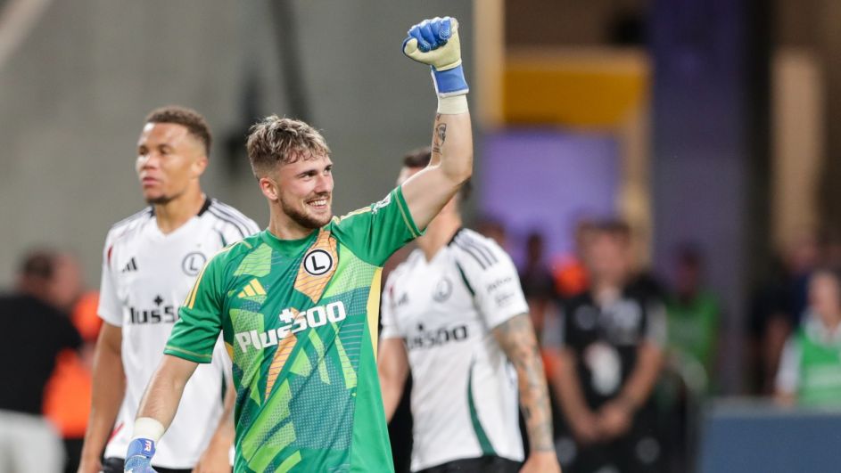 Radość Kacpra Tobiasza po meczu z Broendby (fot. Getty). Radość Kacpra Tobiasza po meczu z Broendby (fot. Getty).