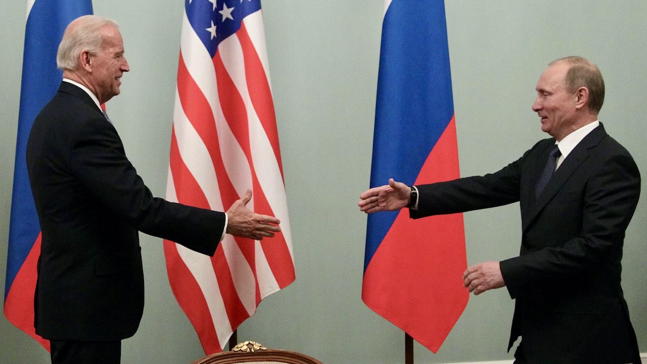 Joe Biden i Władimir Putin (fot. arch.PAP/EPA/MAXIM SHIPENKOV) Joe Biden i Władimir Putin (fot. arch.PAP/EPA/MAXIM SHIPENKOV)