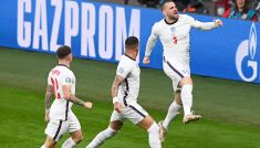 Luke Shaw cieszy się z gola w finale Euro 2020 (fot. Getty)