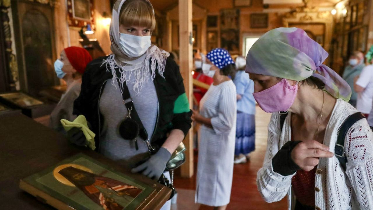 W Rosji i na Białorusi dominująca staje się postawa popierania państwa (fot. Sergei Savostyanov\TASS\Getty Images) W Rosji i na Białorusi dominująca staje się postawa popierania państwa (fot. Sergei Savostyanov\TASS\Getty Images)