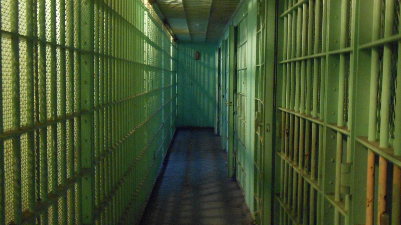 Ponad połowa z więźniów z Włodawy może znaleźć zajęcie w przyszłej fabryce (fot.pixabay.com/TryJimmy)