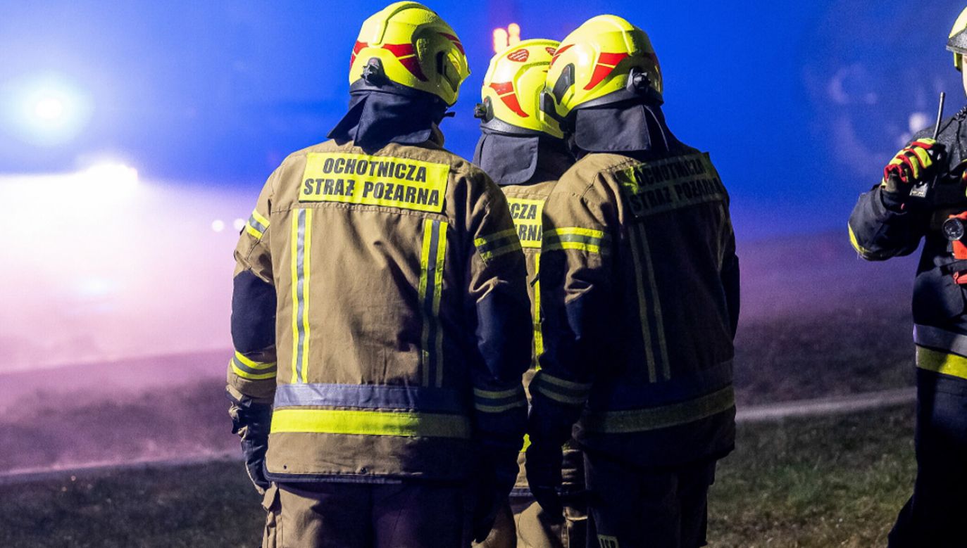 Prawdopodobną przyczyną tragicznego zdarzenia było zaprószenie ognia (fot. PAP/Tytus Żmijewski)