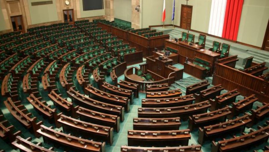 Sejm udziela wotum zaufania dla rządu bezwzględną większością głosów (fot. TVP/K. Nowotczyńska)