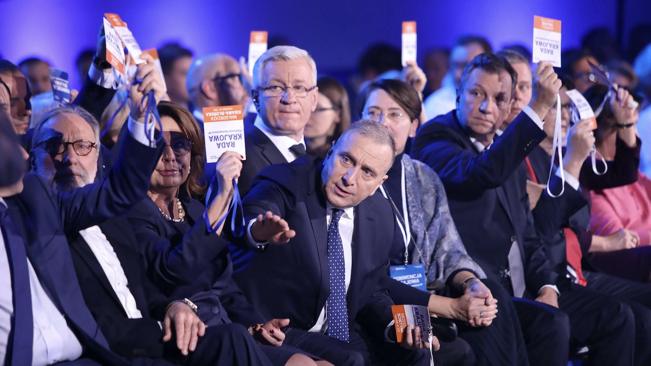 „Polska 2050 może się stać kolejną wersją szalupy ratunkowej dla polityków PO” (fot. arch.PAP/L.Szymański) „Polska 2050 może się stać kolejną wersją szalupy ratunkowej dla polityków PO” (fot. arch.PAP/L.Szymański)
