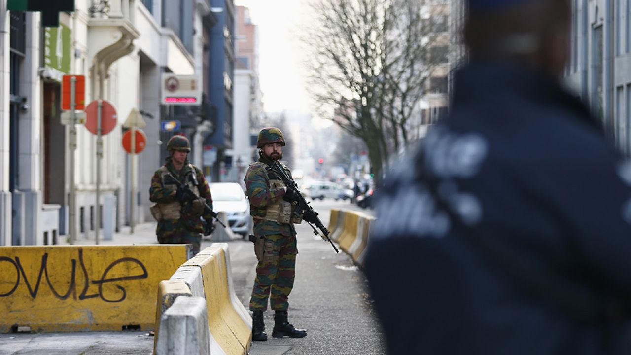 W zamachach w Brukseli zginęło 35 osób, zaś ponad 300 zostało rannych (fot. Carl Court/Getty Images)