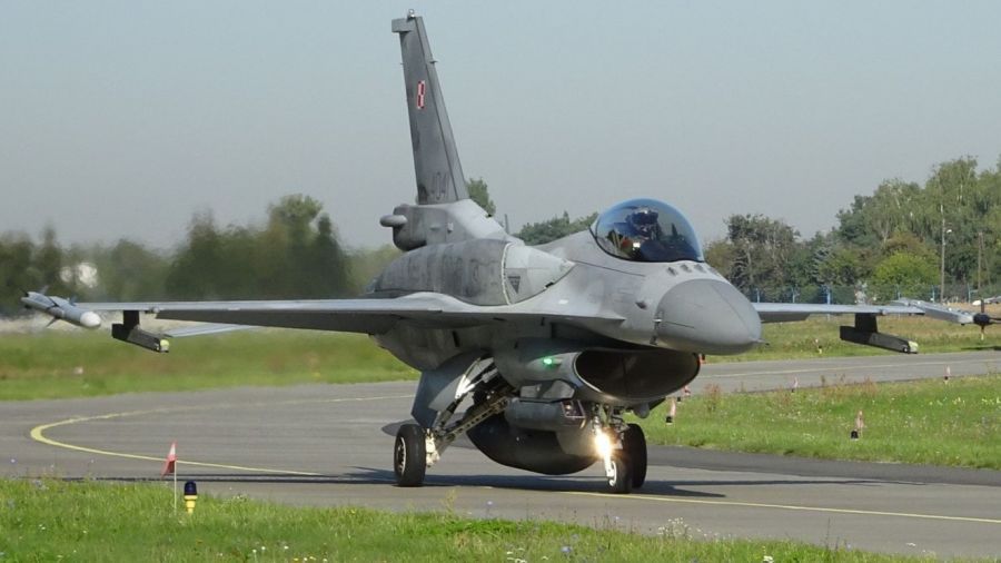 Lotnisko Leszno - ćwiczenia samolotów F-16 (fot. MON)