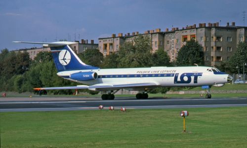 Rejs 165 LOT-u, obsługiwany przez Tupolewa Tu-134A. Samolot został porwany w czasie lotu z Gdańska do Berlina-Schonefeld i zmuszony do lądowania na Tempelhof w Berlinie Zachodnim. 30 sierpnia 1978 roku. Fot. Wikimedia/ Ralf Manteufel: http://www.abpic.co.uk/photo/1292585/