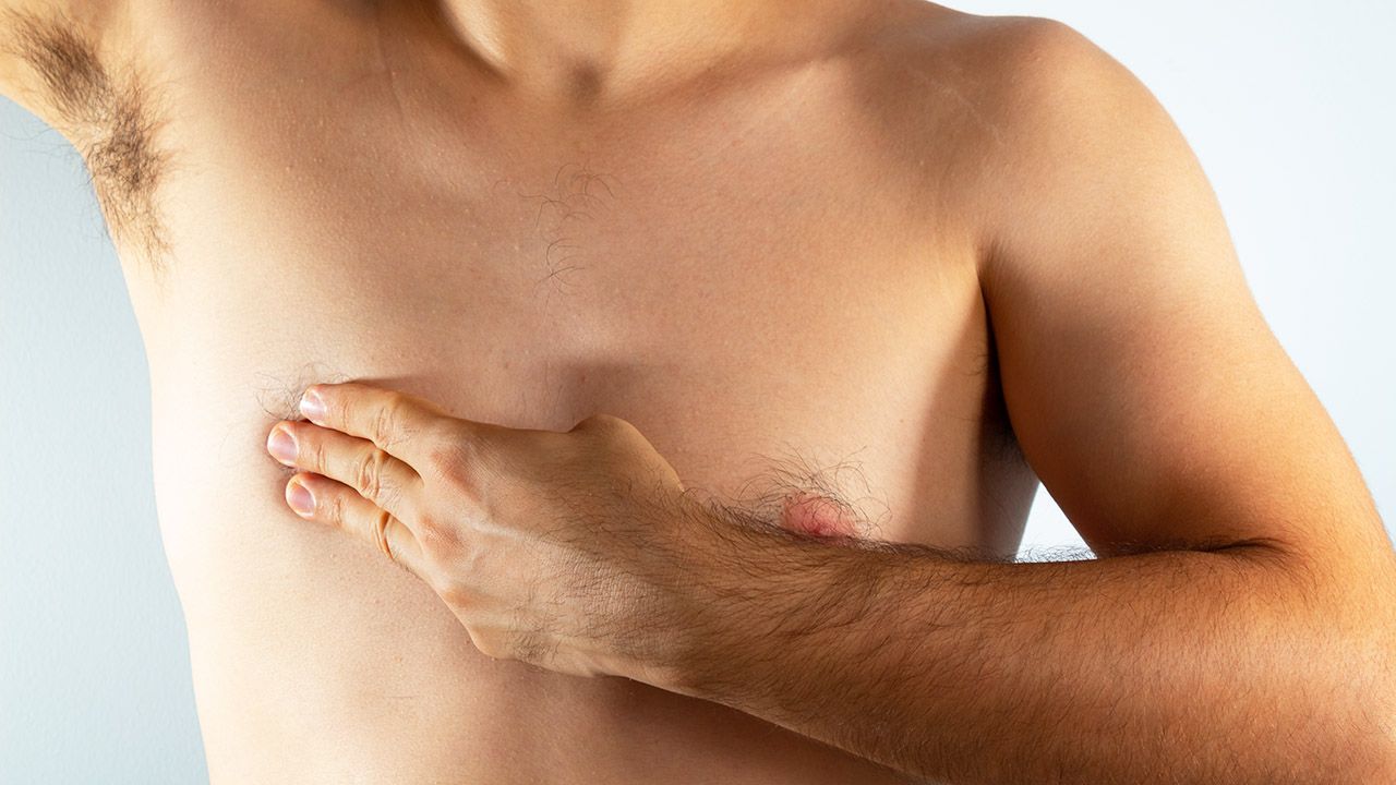 Rak piersi u mężczyzn (fot. Shutterstock/Antonio Tanaka) Rak piersi u mężczyzn (fot. Shutterstock/Antonio Tanaka)