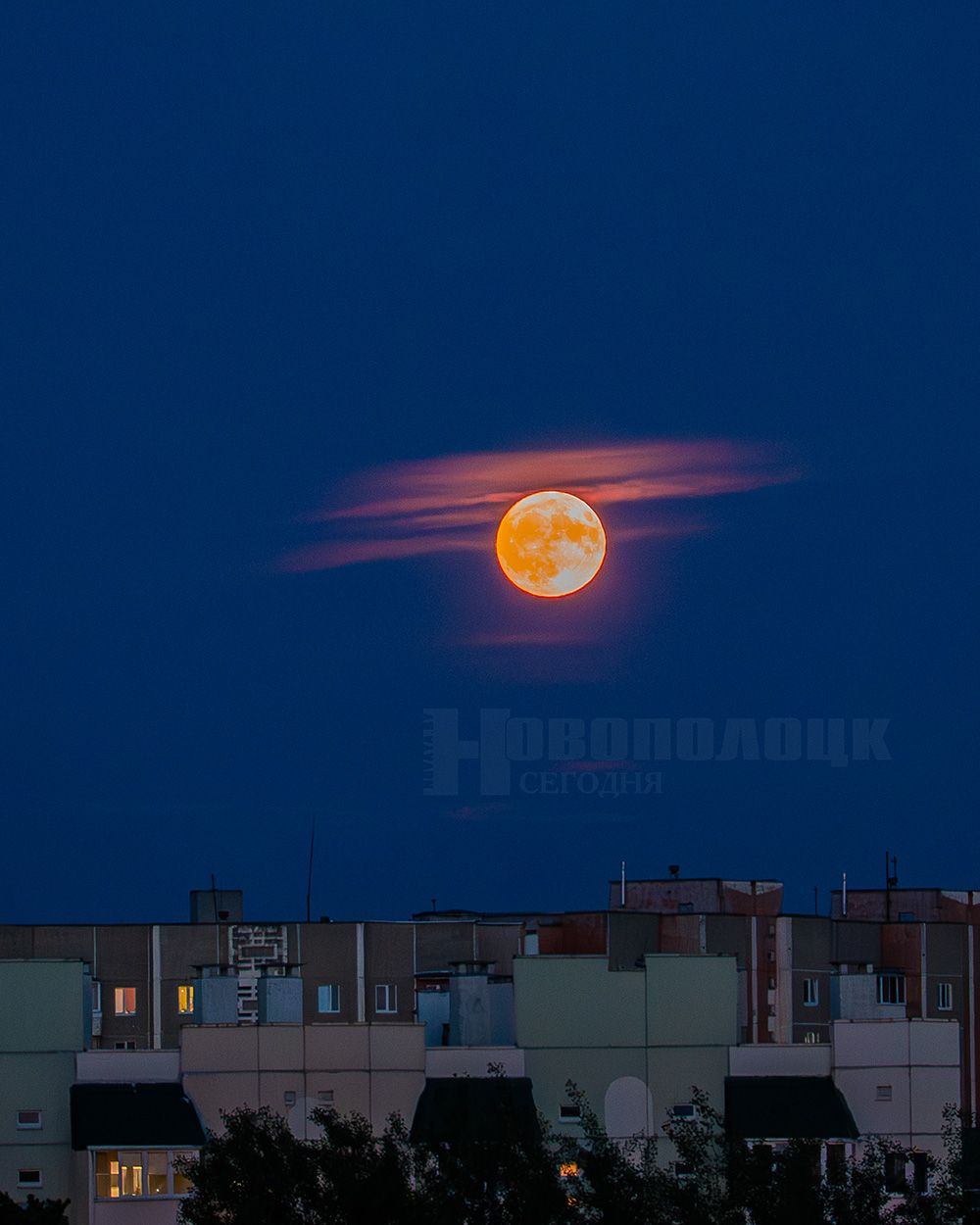 Трускаўкавы Месяц над Наваполацкам. Фота: novaya.by