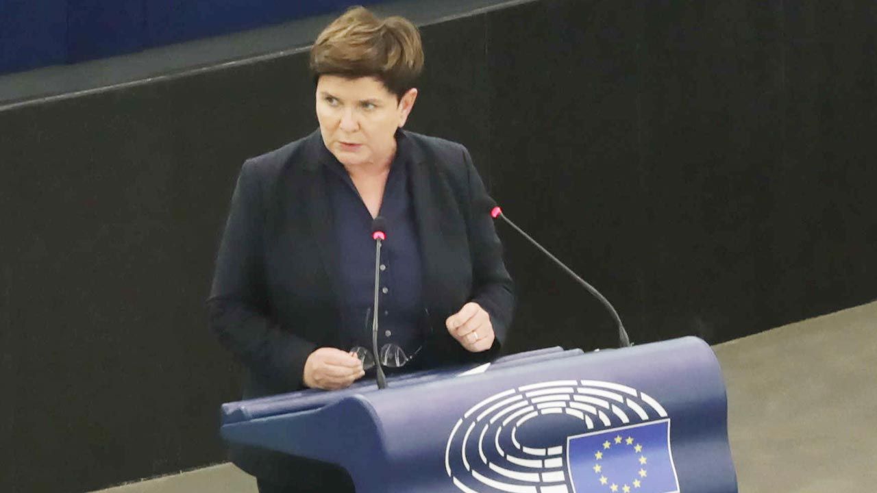 Beata Szydło w Parlamencie Europejskim (fot. PAP/Albert Zawada) Beata Szydło w Parlamencie Europejskim (fot. PAP/Albert Zawada)