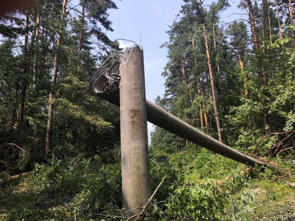 Наступствы ўрагану, што абрынуўся на Беларусь 13—14 ліпеня. (Фота: belenergo / Telegram)