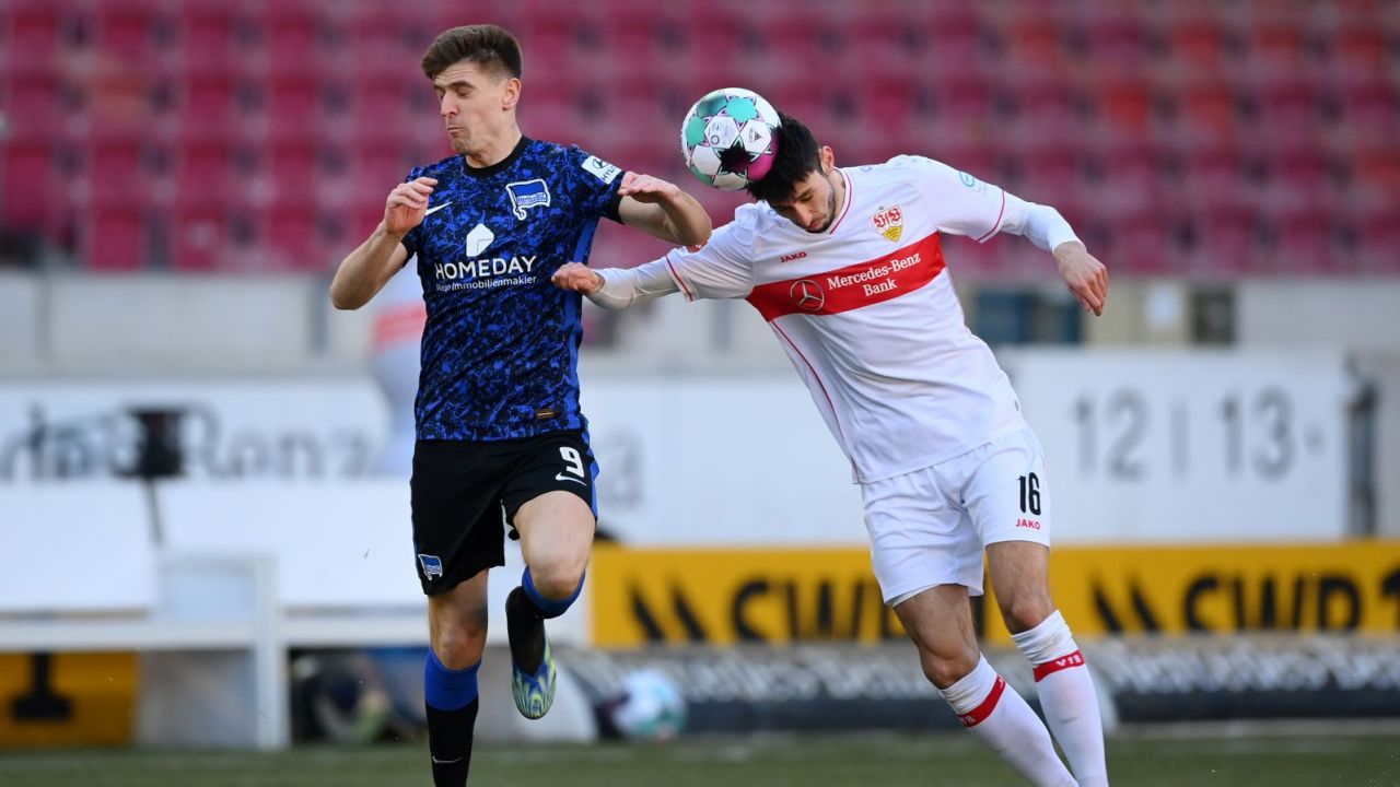 Krzysztof Piątek i Atakan Karazor (fot. Getty Images)