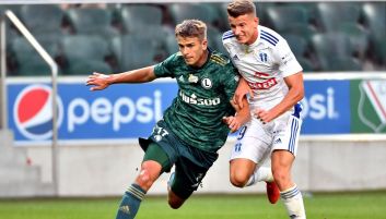 Legia Warszawa wygrała z Wisłą w pierwszym meczu w sezonie PKO Ekstraklasy (fot. PAP/Andrzej Lange) Maik Nawrocki i Dawid Kocyła (fot. PAP/Andrzej Lange)