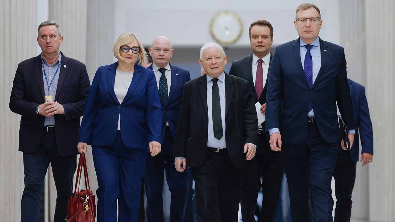 Pilny SMS z partii. Prezes PiS zwołuje posłów na spotkanie